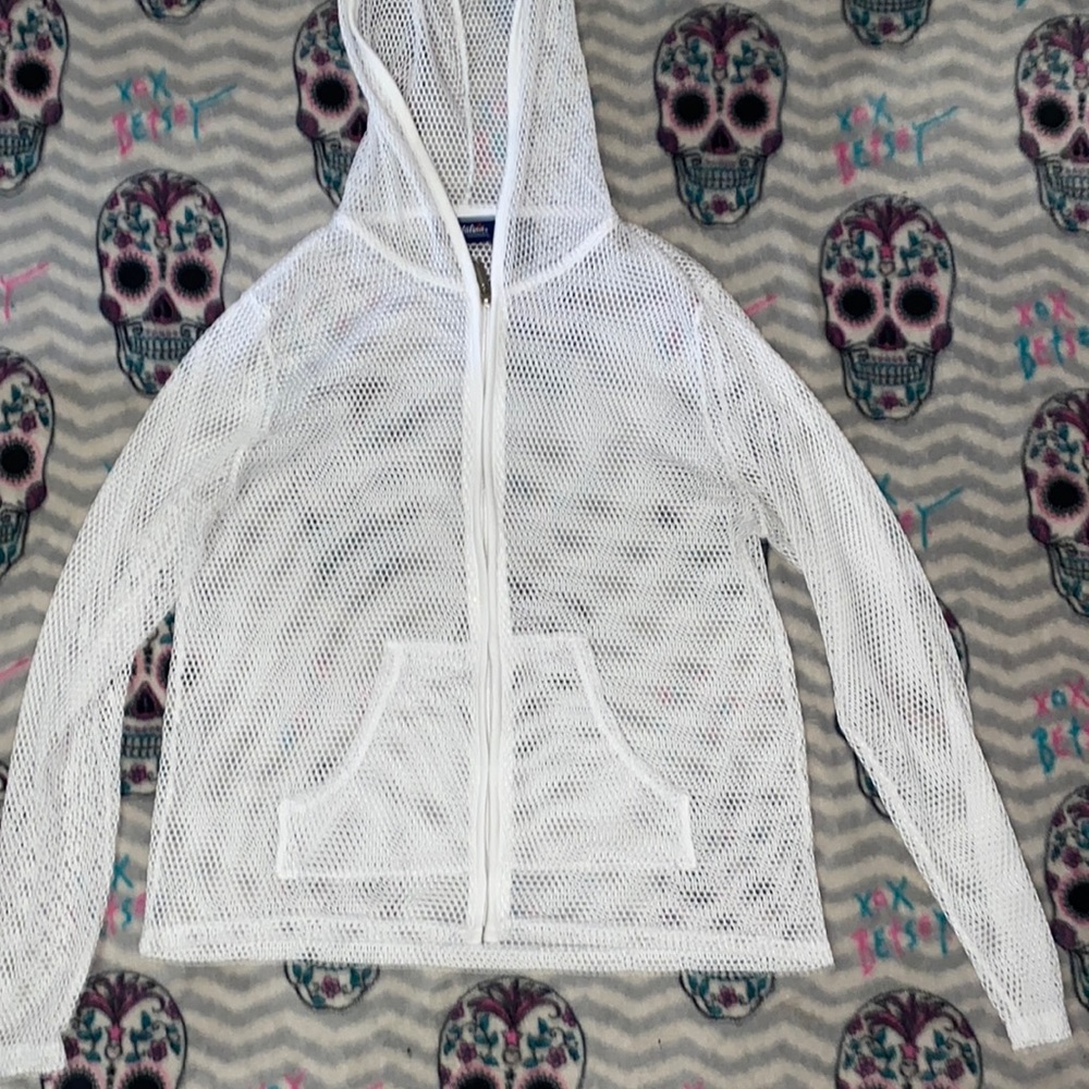 I am selling a fishnet zip up sweater it’s $87 but I’m looking for 40 for it